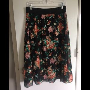 Lularoe Lola skirt black & floral roses medium